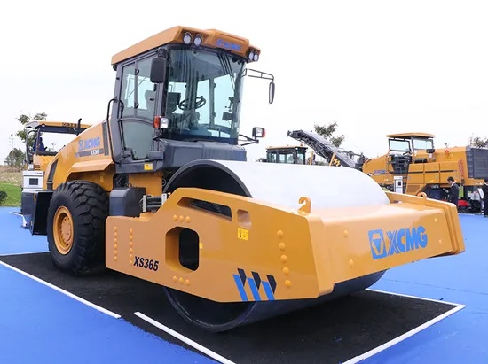 المدحلة الاهتزازية ذات الأسطوانة الواحدة الهيدروليكية الكاملة 36 طن Xs365