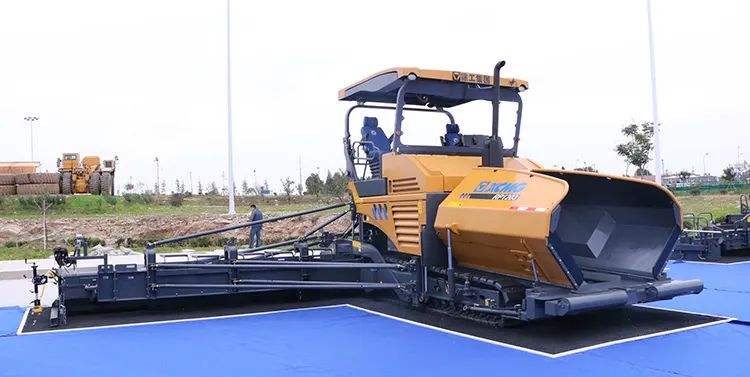 M&aacute;quina pavimentadora de carreteras grande RP1203 de 12 M de marca China