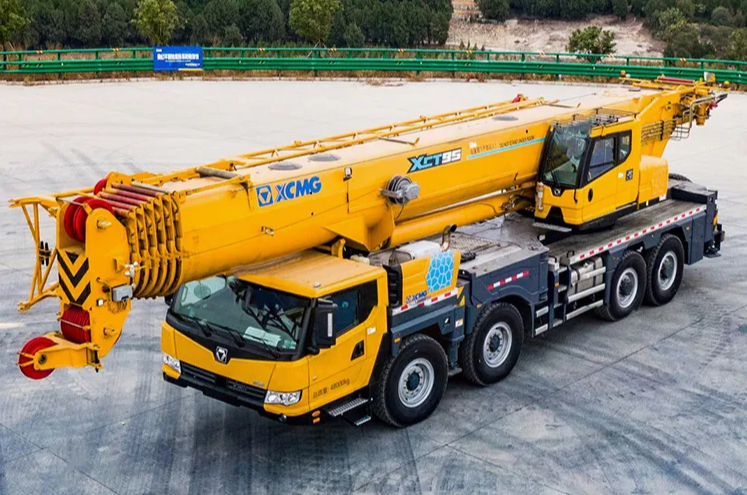 Grue de camion mobile &agrave; fl&egrave;che articul&eacute;e Xct95L7 de 95 tonnes
