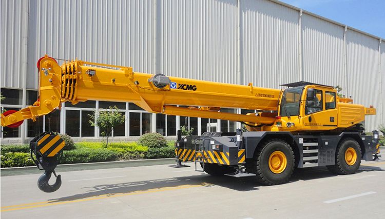 Rt50 Gr&uacute;a hidr&aacute;ulica para terrenos dif&iacute;ciles de 50 toneladas