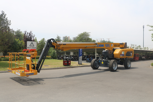 Plataforma elevadora m&oacute;vil el&eacute;ctrica di&eacute;sel XGS32ACK-li XGS32K