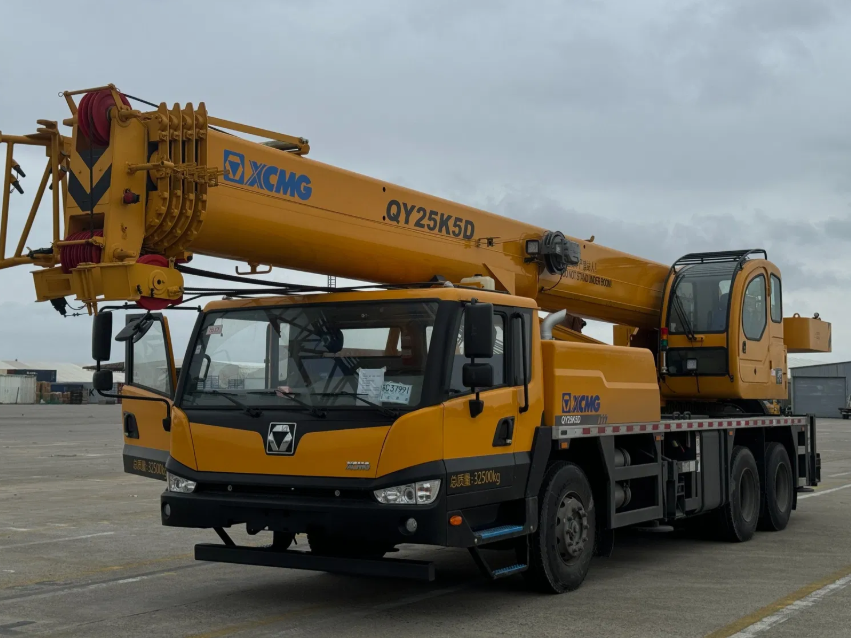 Craein Trucaile Teileasc&oacute;pach Hiodr&aacute;lacha QY25K5D-5 Cumas Ardaithe 25 Ton