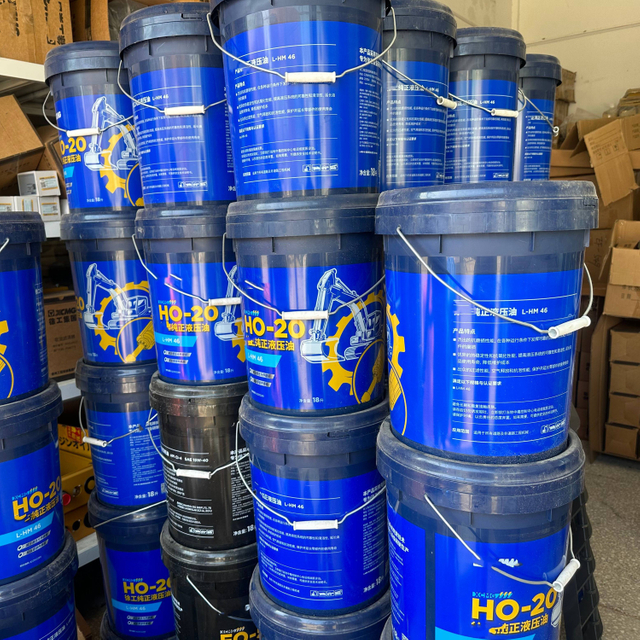 Rendimiento estable Aceite hidr&aacute;ulico L-HM46 Resistente a bajas temperaturas Fluido lubricante resistente a la presi&oacute;n Ajuste XE2000 Excavadora Aceite para equipos de construcci&oacute;n